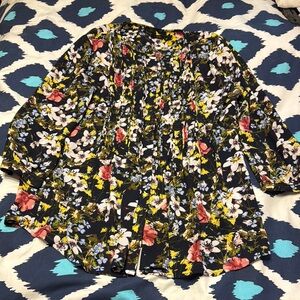 Floral Pintuck Peasant Top - navy Multi